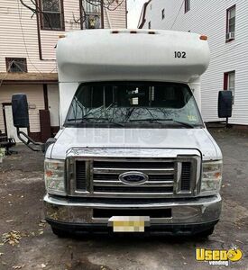 2008 E-450 Mobile Barbershop Truck Mobile Hair & Nail Salon Truck Air Conditioning New Jersey Gas Engine for Sale