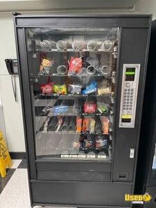 2010 7600 Automatic Products Snack Machine New York for Sale