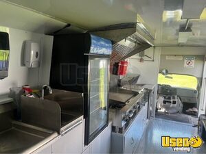 2010 E-450 Kitchen Food Truck All-purpose Food Truck Steam Table California for Sale