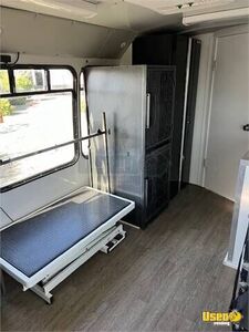 2010 E450 Pet Care / Veterinary Truck Electrical Outlets California for Sale
