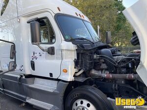 2013 Cascadia Freightliner Semi Truck Bluetooth Florida for Sale