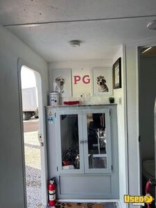 2013 Pet Grooming Trailer Pet Care / Veterinary Truck Fresh Water Tank Florida for Sale