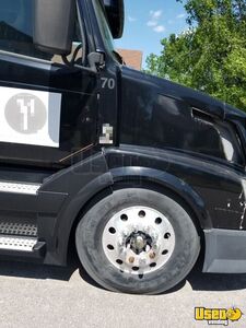 2013 Vnl Volvo Semi Truck 6 Tennessee for Sale