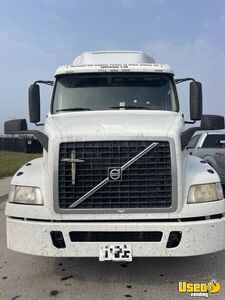 2013 Vnl Volvo Semi Truck Under Bunk Storage Texas for Sale