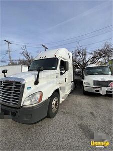 2016 Cascadia Freightliner Semi Truck 2 New York for Sale