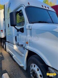 2016 Cascadia Freightliner Semi Truck 4 New Jersey for Sale