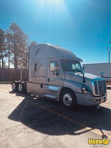 2016 Cascadia Freightliner Semi Truck 7 Texas for Sale