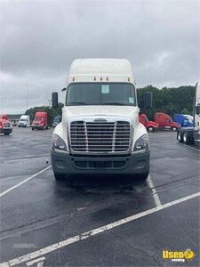 2016 Cascadia Freightliner Semi Truck Microwave Wisconsin for Sale