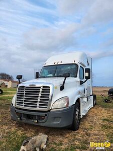 2017 Cascadia Freightliner Semi Truck Bluetooth Texas for Sale