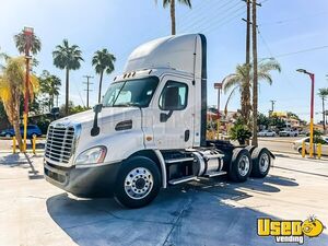 2018 Cascadia Freightliner Semi Truck Roof Wing California for Sale