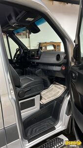 2019 2500 High Roof 9 Ft Clearance/hanvey Conversion Pet Care / Veterinary Truck Air Conditioning Vermont Diesel Engine for Sale