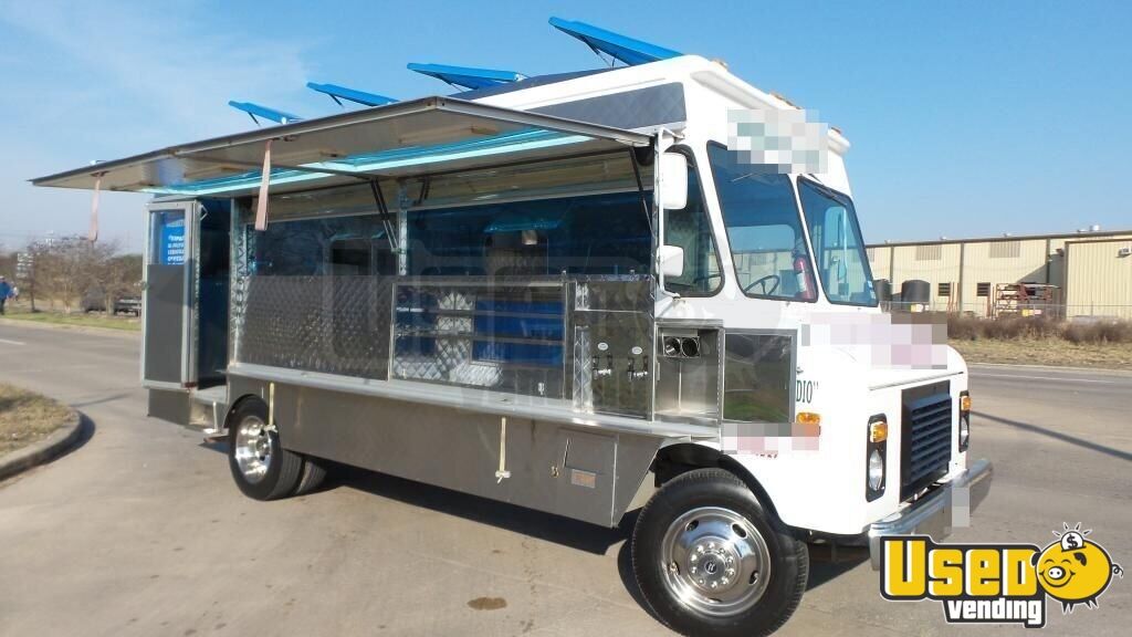 Used Chevy P30 Lunch Truck in Texas for Sale Canteen Truck Food Truck Mobile Kitchen Used Chevy P30 Lunch Truck in Texas for Sale Canteen Truck Food Truck Mobile Kitchen