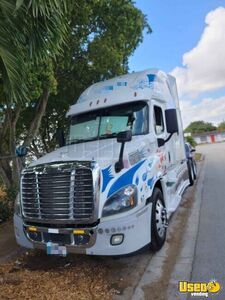 2016 Cascadia Freightliner Semi Truck Microwave Florida for Sale