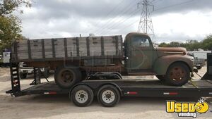 1946 Wood-fired Pizza Grain Truck Pizza Food Truck Exterior Lighting Texas Gas Engine for Sale