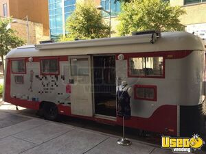 1947 Mobile Boutique Awning Texas for Sale