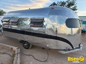 Vintage - 1948 Airstream Curtis Wright Rose' Edition Trailer with Bathroom for Sale in Washington!