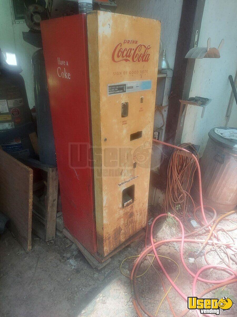 1952 coca cola machine