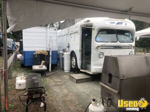 1954 Coach Bus Food Truck All-purpose Food Truck Propane Tank British Columbia Diesel Engine for Sale