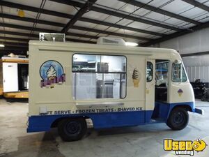 Vintage - 1960 Ford P350 Soft Serve Ice Cream Truck Mobile Dessert Unit for Sale in Ohio!