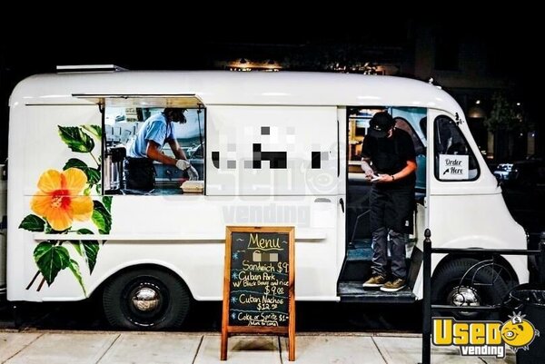 1963 Am-120 Metro Van Vintage Kitchen Food Truck All-purpose Food Truck Montana Gas Engine for Sale