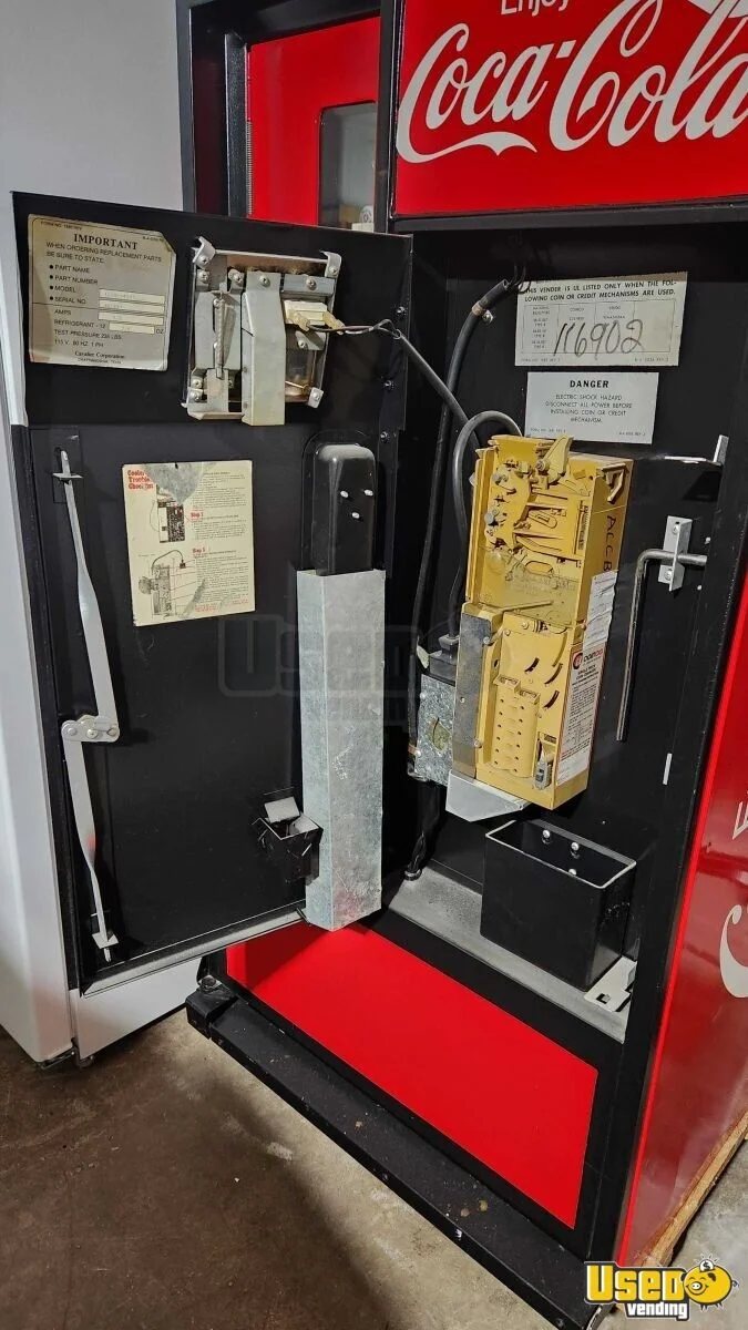 Vintage WORKING 1964 Cavalier Coca- Cola | USS-8-64 Soda Vending