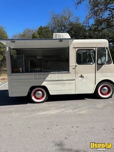 1966 P-10 Step Van Food Truck All-purpose Food Truck Diamond Plated Aluminum Flooring Texas Gas Engine for Sale