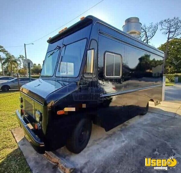 1969 Step Van Kitchen Food Truck All-purpose Food Truck Florida Gas Engine for Sale