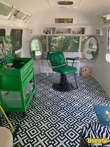 1970 Airstream Mobile Hair Salon Trailer Mobile Hair & Nail Salon Truck Interior Lighting North Carolina for Sale