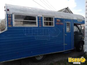1970 E300 All-purpose Food Truck Insulated Walls Indiana Gas Engine for Sale