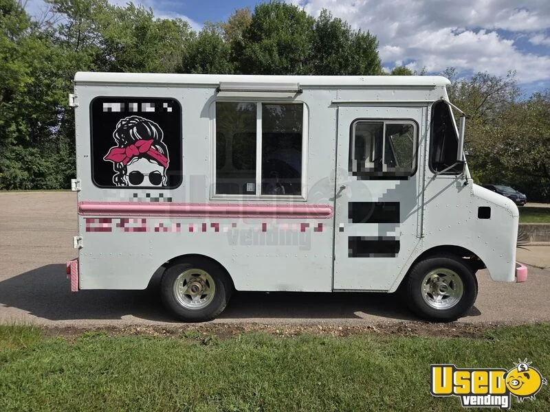 1972 Grumman Olson Kurbmaster Ice Cream Truck Wisconsin Gas Engine for Sale
