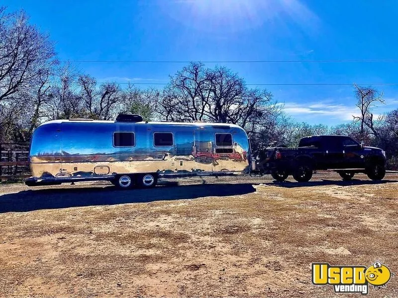 1972 Land Yacht Airstream Texas for Sale