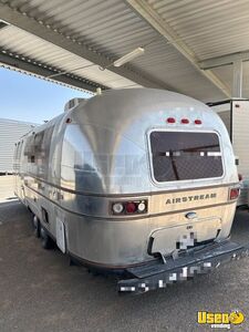 1972 Overland Mobile Hair & Nail Salon Truck Electrical Outlets Texas for Sale