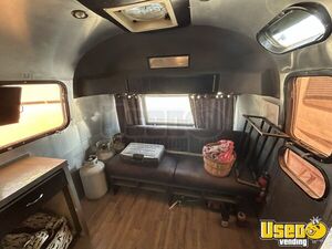 1972 Overland Mobile Hair & Nail Salon Truck Gray Water Tank Texas for Sale