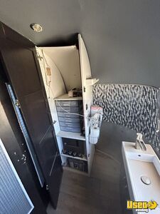 1972 Overland Mobile Hair & Nail Salon Truck Toilet Texas for Sale