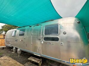 1972 Rolled Ice Cream & Frozen Yogurt Food Trailer Concession Trailer Air Conditioning Texas for Sale