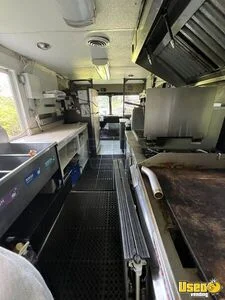 1973 P30 Step Van All-purpose Food Truck Diamond Plated Aluminum Flooring New York Gas Engine for Sale