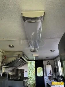 1973 P30 Step Van All-purpose Food Truck Exterior Customer Counter New York Gas Engine for Sale