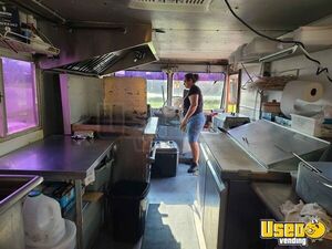 1973 P30 Step Van Kitchen Food Truck All-purpose Food Truck Deep Freezer Texas Gas Engine for Sale