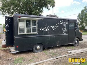1973 P30 Step Van Kitchen Food Truck All-purpose Food Truck Illinois Gas Engine for Sale