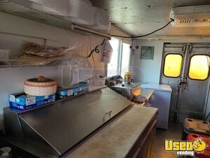 1973 P30 Step Van Kitchen Food Truck All-purpose Food Truck Oven Texas Gas Engine for Sale