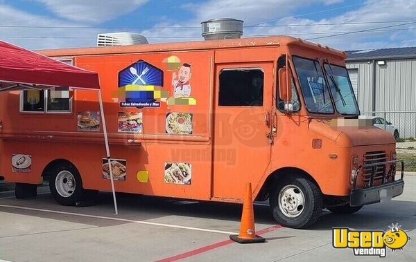1973 P30 Step Van Kitchen Food Truck All-purpose Food Truck Texas Gas Engine for Sale
