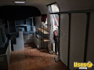 1973 Regal Emperor Mobile Boutique 25 Oregon for Sale