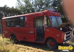 1974 P30 Empty Step Van Truck Stepvan Concession Window Texas Gas Engine for Sale