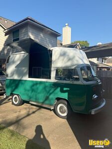 Vintage - 1974 Volkswagen Combi Mobile Food Concession Truck For Sale in Texas!