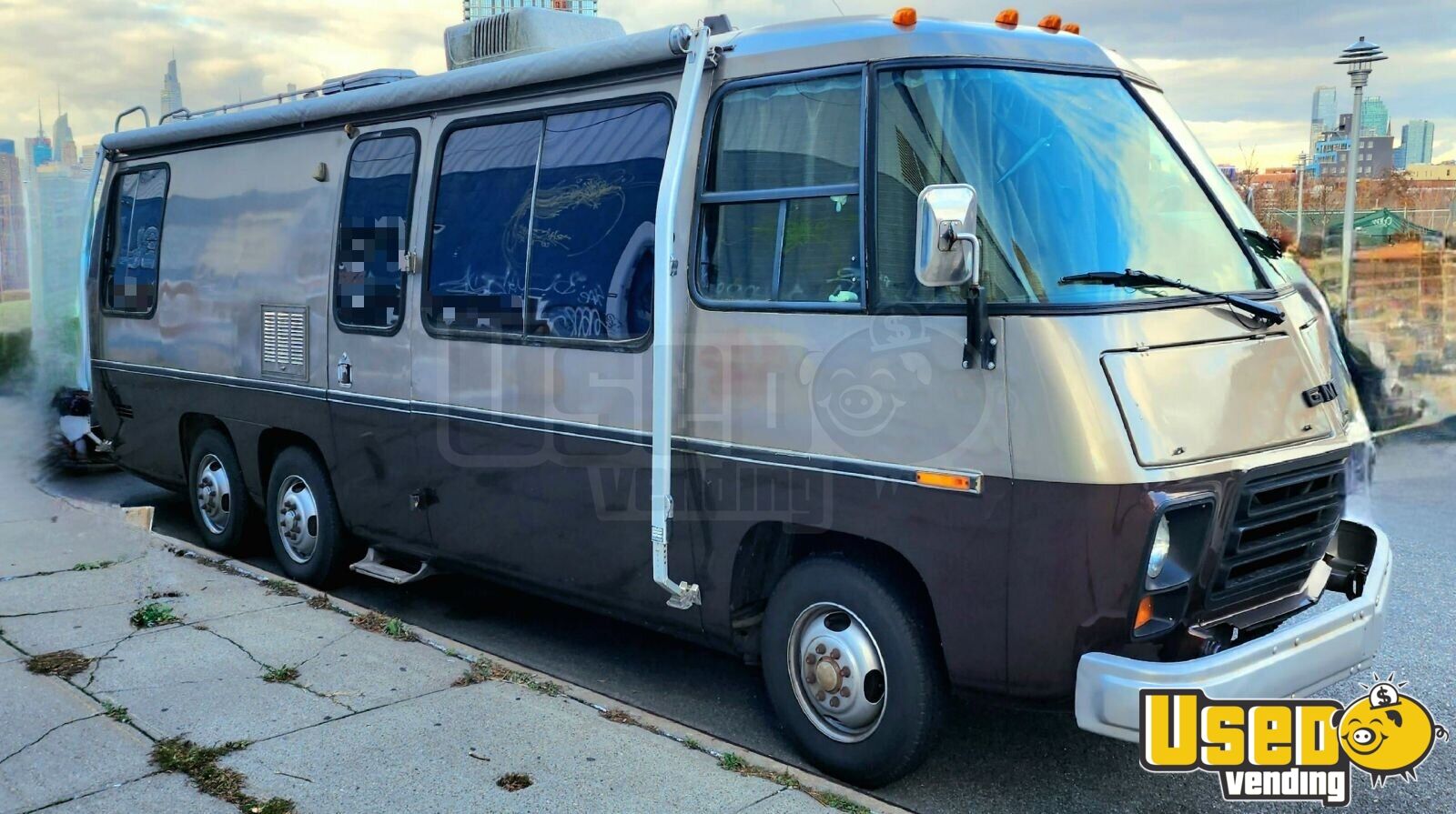 Used GMC Kingsley Luxurious Mobile Hair Salon Truck for Sale in New York