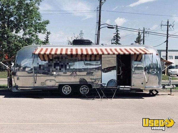 1977 Mobile Hair & Nail Salon Truck Alberta for Sale