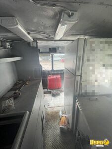 1977 P30 Kitchen Food Truck All-purpose Food Truck Insulated Walls Texas Gas Engine for Sale