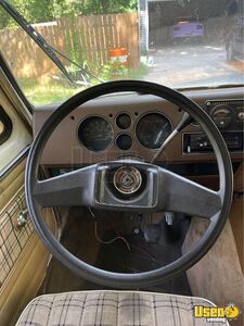 1978 Kitchen Food Truck All-purpose Food Truck Refrigerator Michigan Gas Engine for Sale