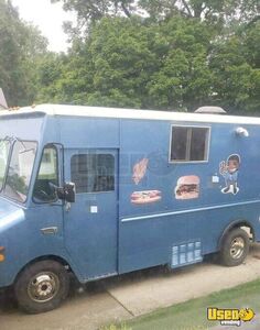 1978 P30 Step Van Kitchen Food Truck All-purpose Food Truck Concession Window Illinois Gas Engine for Sale