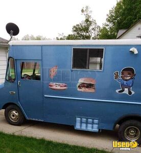 1978 P30 Step Van Kitchen Food Truck All-purpose Food Truck Exterior Customer Counter Illinois Gas Engine for Sale